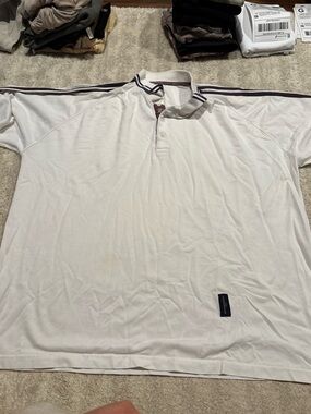 Burberry golf tee